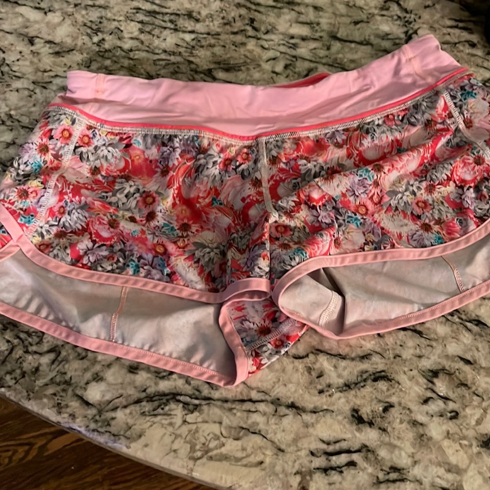 Lulu Run speed short- size 8
